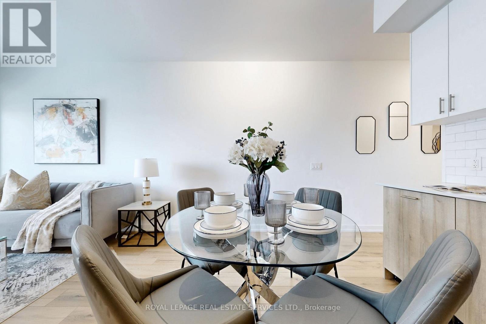 












507 - 1195 THE QUEENSWAY AVENUE

,
Toronto,




Ontario
M8Z1H0

