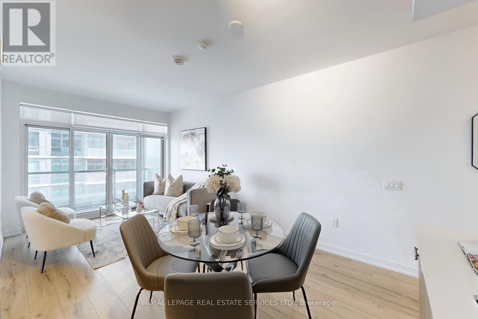 












507 - 1195 THE QUEENSWAY AVENUE

,
Toronto,




Ontario
M8Z1H0

