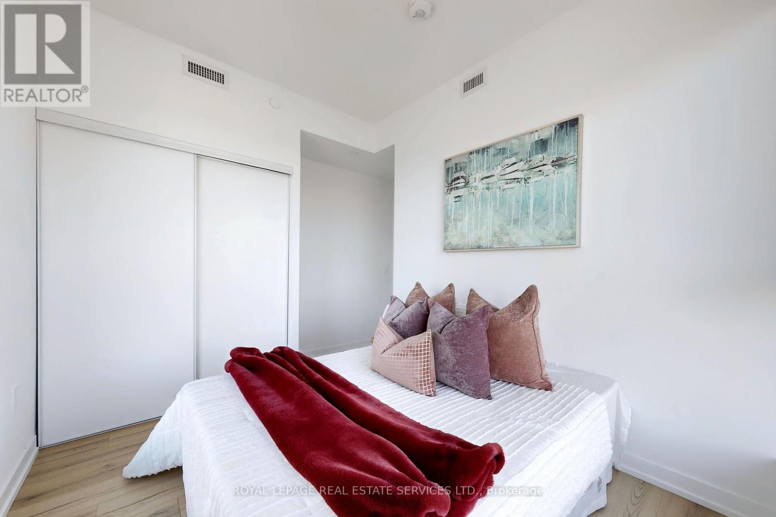 












507 - 1195 THE QUEENSWAY AVENUE

,
Toronto,




Ontario
M8Z1H0

