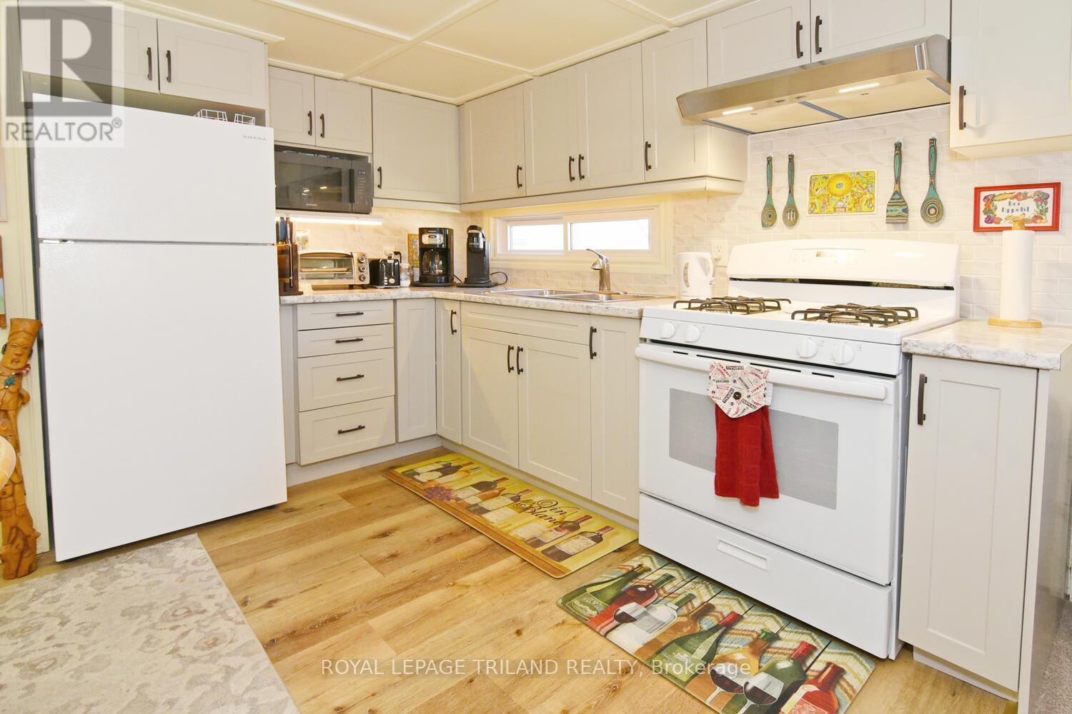 












35 - 9385 IPPERWASH ROAD

,
Lambton Shores,




Ontario
N0N1J3

