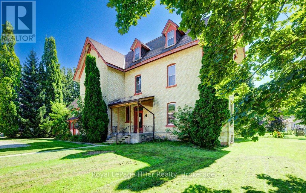 












28 WILSON STREET

,
Huron East (Seaforth),




Ontario
N0K1W0

