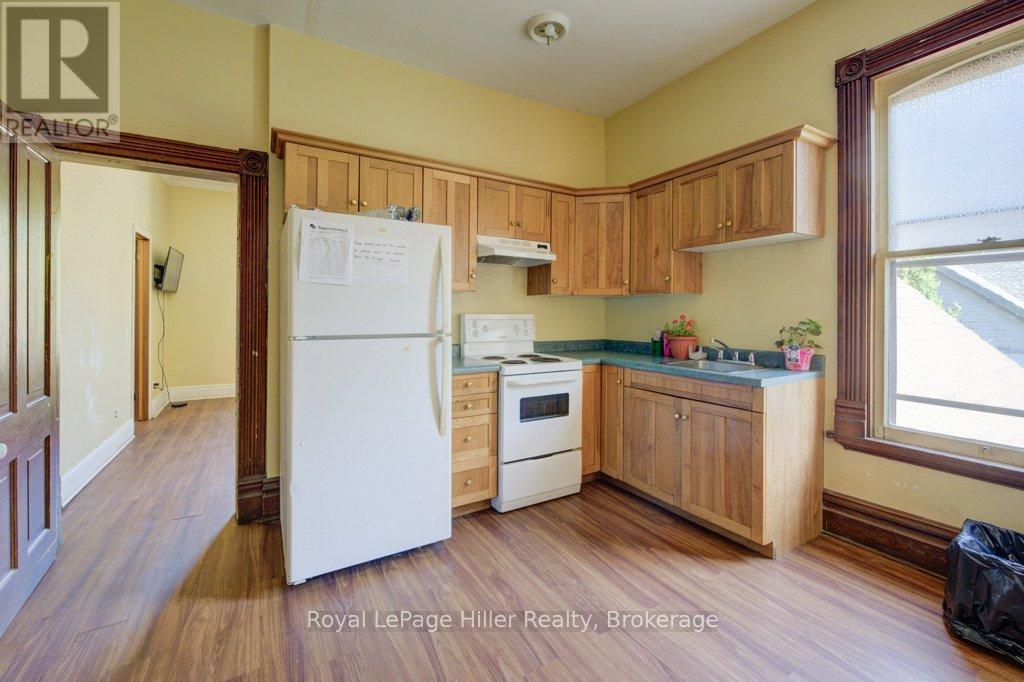 












28 WILSON STREET

,
Huron East (Seaforth),




Ontario
N0K1W0

