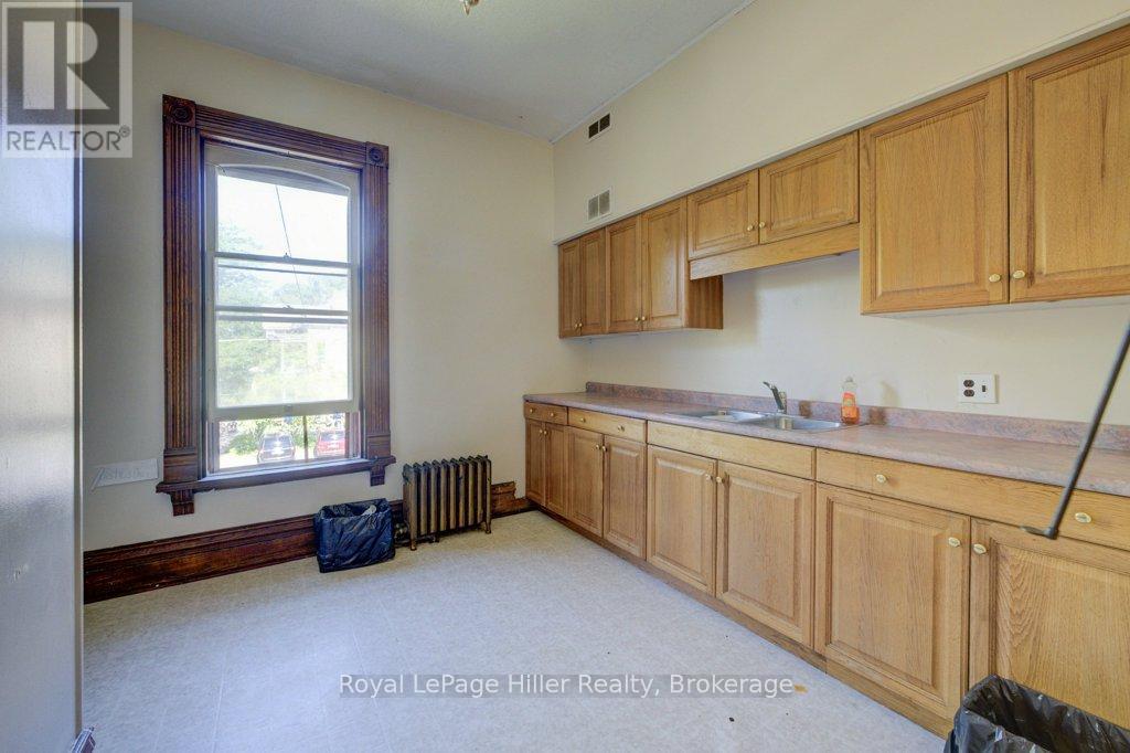 












28 WILSON STREET

,
Huron East (Seaforth),




Ontario
N0K1W0


