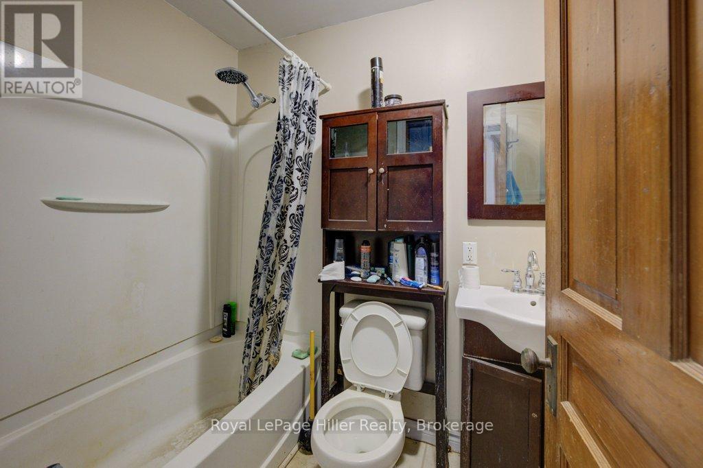 












28 WILSON STREET

,
Huron East (Seaforth),




Ontario
N0K1W0

