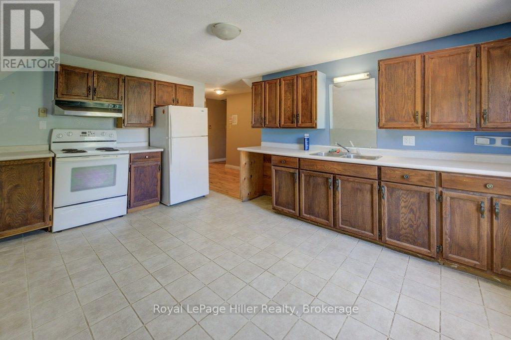 












28 WILSON STREET

,
Huron East (Seaforth),




Ontario
N0K1W0

