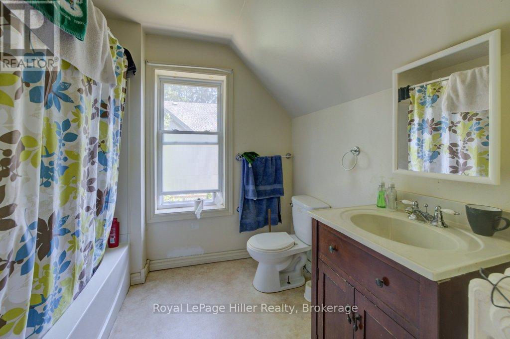 












28 WILSON STREET

,
Huron East (Seaforth),




Ontario
N0K1W0

