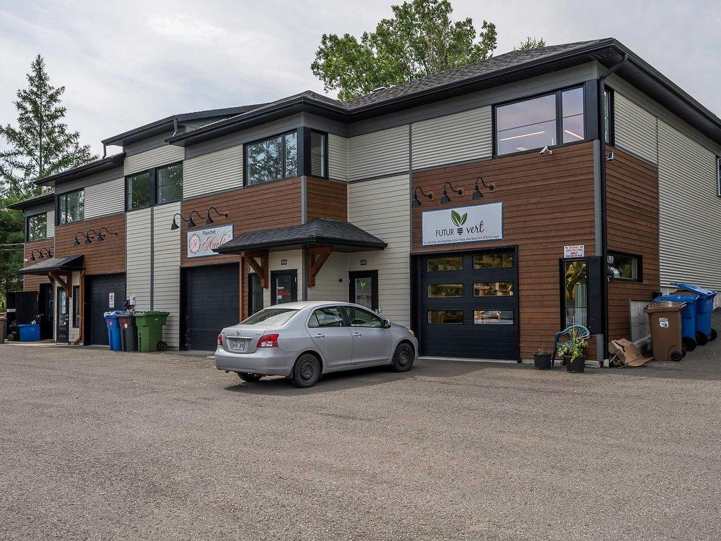 









450

 - 464


Boul. des Laurentides

,
Piedmont,




QC
J0R1K0

