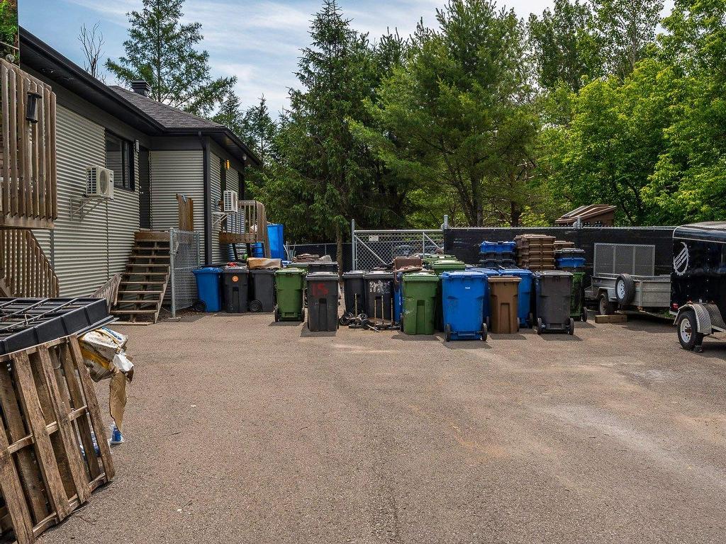 









450

 - 464


Boul. des Laurentides

,
Piedmont,




QC
J0R1K0


