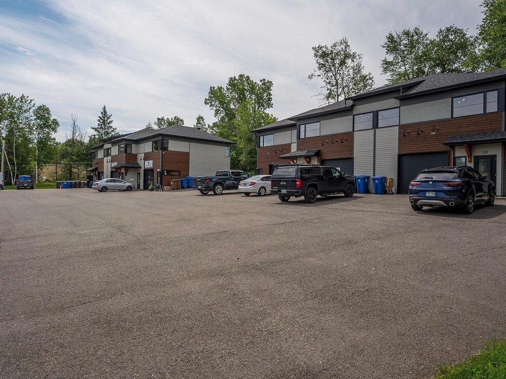 









450

 - 464


Boul. des Laurentides

,
Piedmont,




QC
J0R1K0

