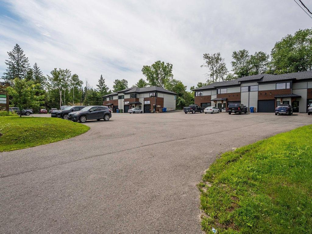 









450

 - 464


Boul. des Laurentides

,
Piedmont,




QC
J0R1K0

