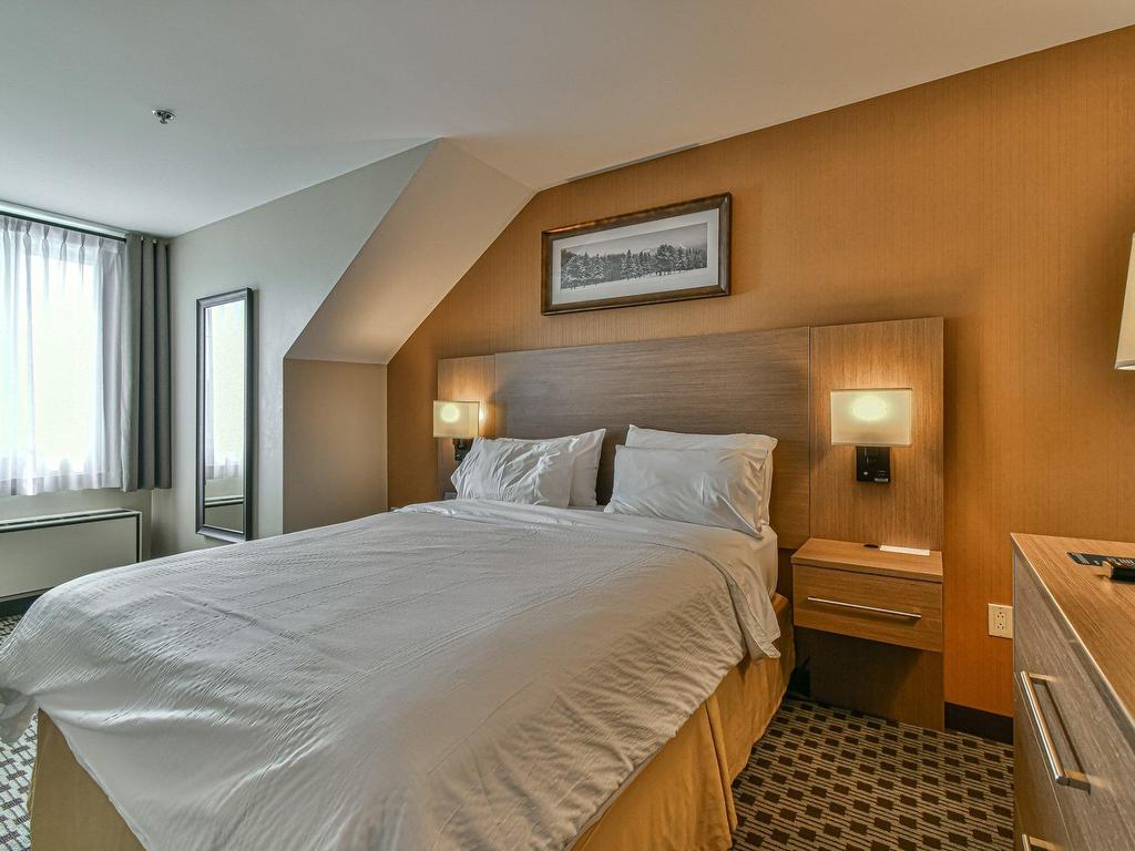 









160


Ch. du Curé-Deslauriers

, 441,
Mont-Tremblant,




QC
J8E1C9

