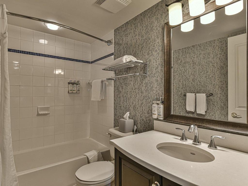 









160


Ch. du Curé-Deslauriers

, 441,
Mont-Tremblant,




QC
J8E1C9

