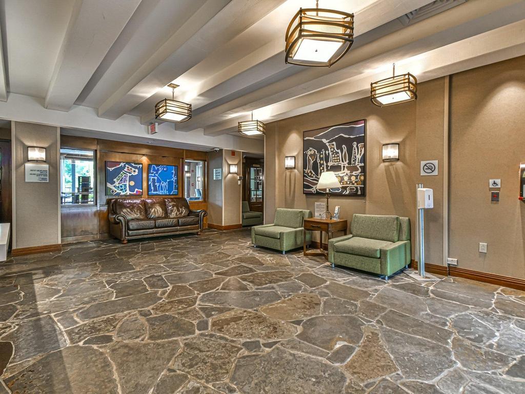 









160


Ch. du Curé-Deslauriers

, 441,
Mont-Tremblant,




QC
J8E1C9


