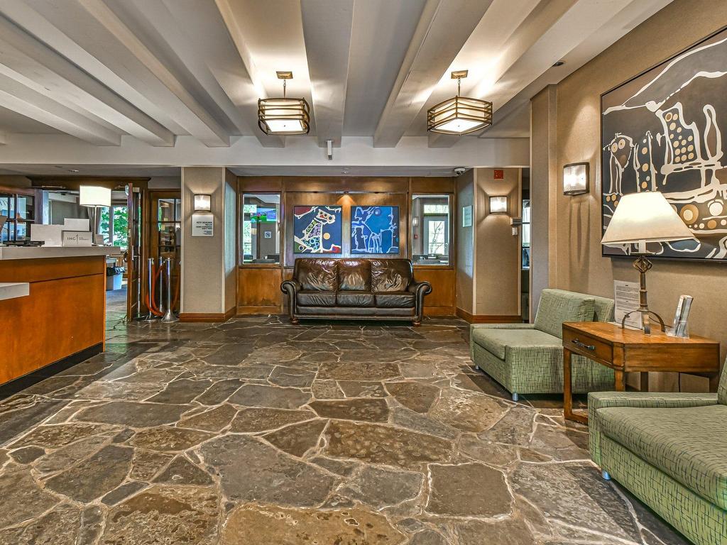









160


Ch. du Curé-Deslauriers

, 441,
Mont-Tremblant,




QC
J8E1C9


