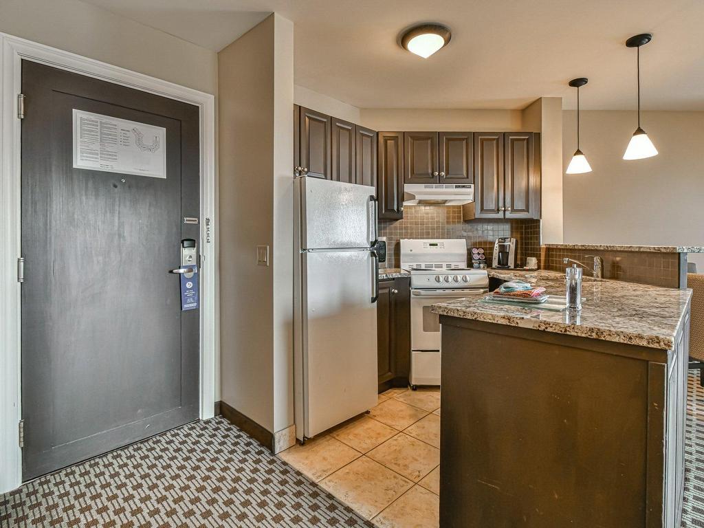 









160


Ch. du Curé-Deslauriers

, 441,
Mont-Tremblant,




QC
J8E1C9

