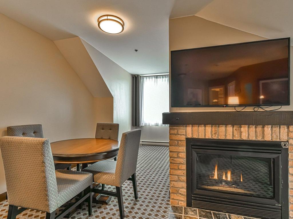 









160


Ch. du Curé-Deslauriers

, 441,
Mont-Tremblant,




QC
J8E1C9

