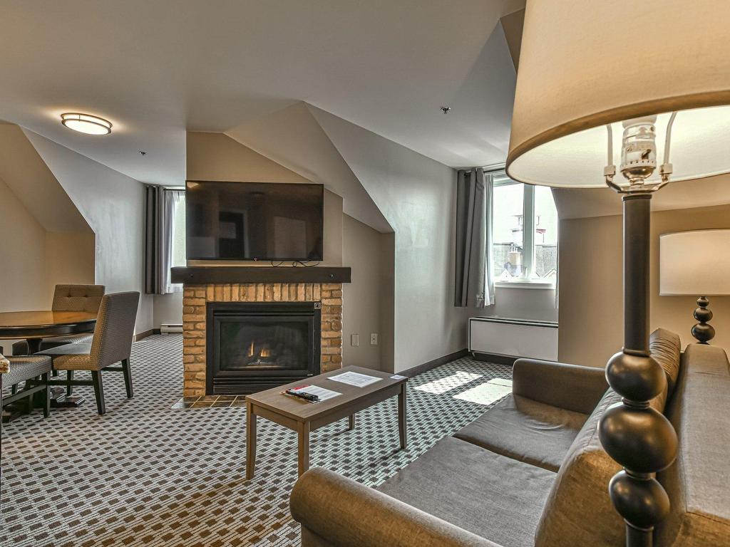 









160


Ch. du Curé-Deslauriers

, 441,
Mont-Tremblant,




QC
J8E1C9

