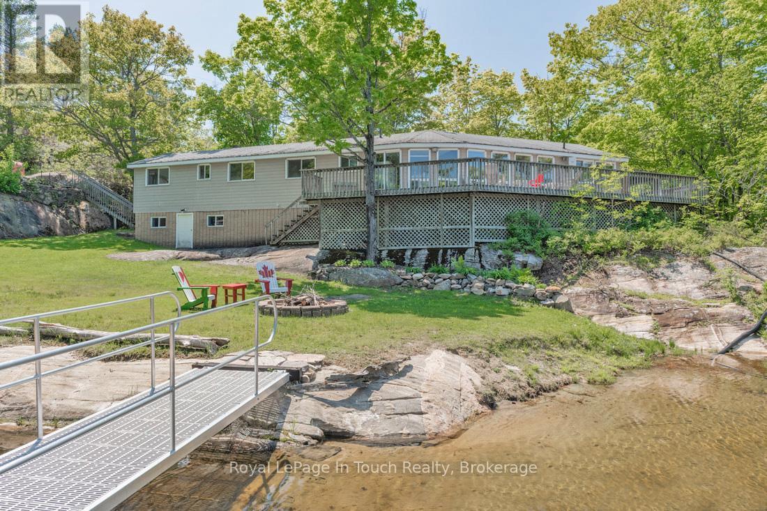 












285 CROOKED BAY ROAD

,
Georgian Bay (Baxter),




Ontario
L0K1S0

