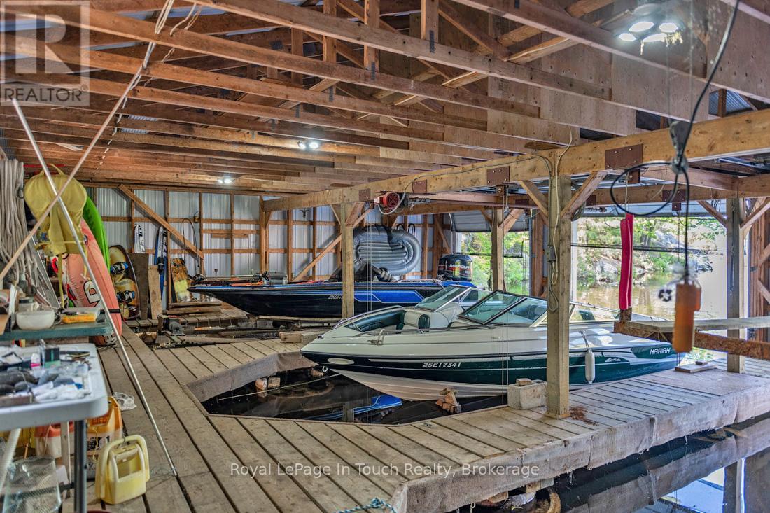 












285 CROOKED BAY ROAD

,
Georgian Bay (Baxter),




Ontario
L0K1S0

