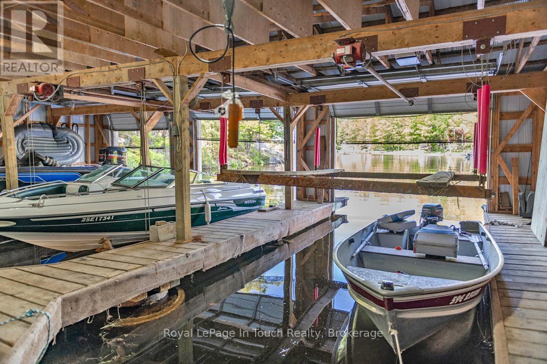 












285 CROOKED BAY ROAD

,
Georgian Bay (Baxter),




Ontario
L0K1S0

