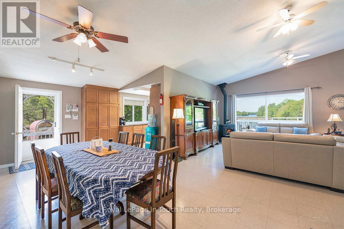 












285 CROOKED BAY ROAD

,
Georgian Bay (Baxter),




Ontario
L0K1S0

