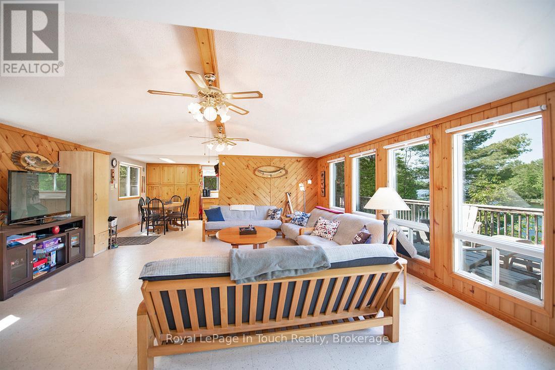 












285 CROOKED BAY ROAD

,
Georgian Bay (Baxter),




Ontario
L0K1S0

