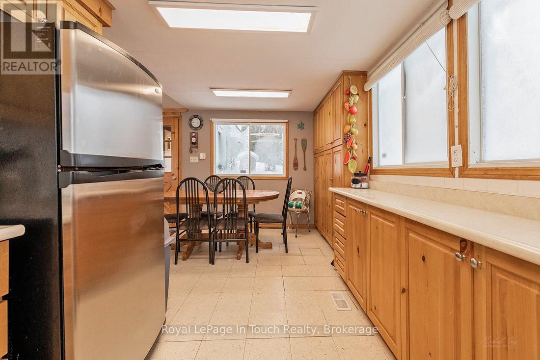 












285 CROOKED BAY ROAD

,
Georgian Bay (Baxter),




Ontario
L0K1S0


