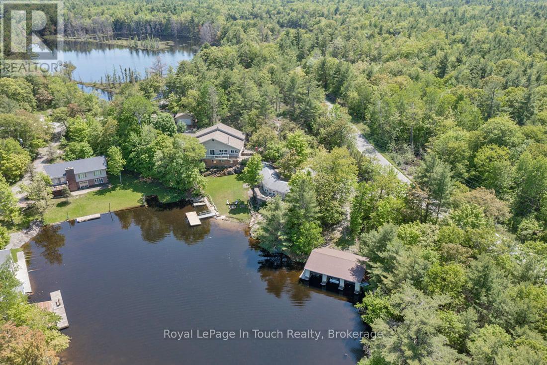 












285 CROOKED BAY ROAD

,
Georgian Bay (Baxter),




Ontario
L0K1S0

