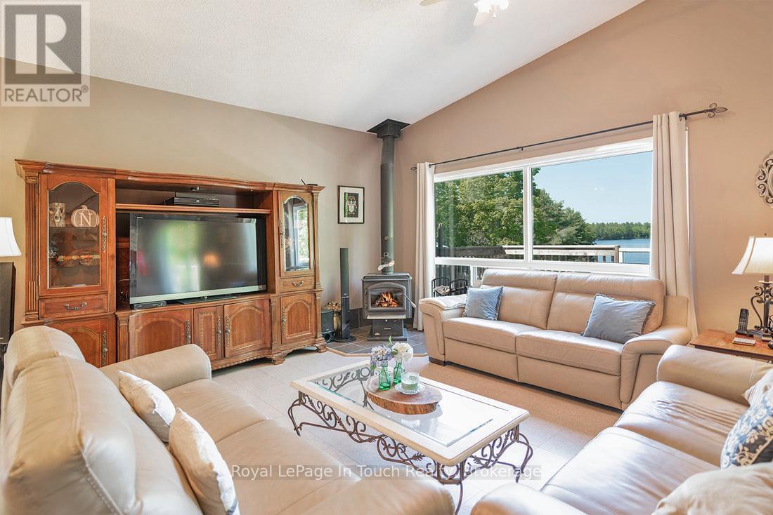 












285 CROOKED BAY ROAD

,
Georgian Bay (Baxter),




Ontario
L0K1S0

