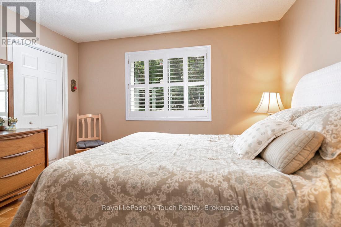 












285 CROOKED BAY ROAD

,
Georgian Bay (Baxter),




Ontario
L0K1S0

