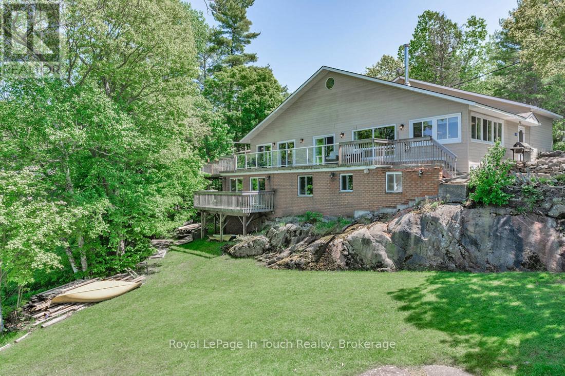 












285 CROOKED BAY ROAD

,
Georgian Bay (Baxter),




Ontario
L0K1S0

