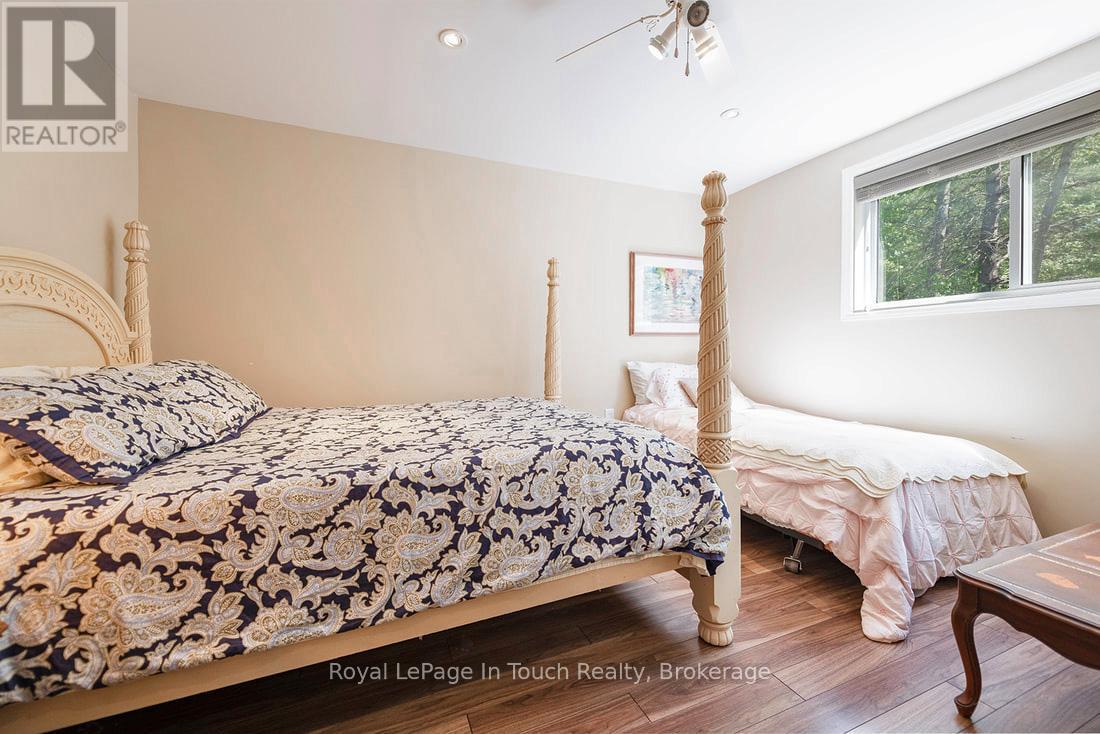 












285 CROOKED BAY ROAD

,
Georgian Bay (Baxter),




Ontario
L0K1S0

