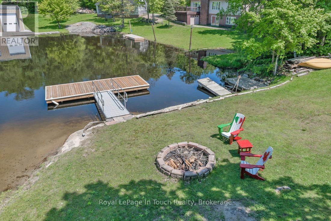 












285 CROOKED BAY ROAD

,
Georgian Bay (Baxter),




Ontario
L0K1S0

