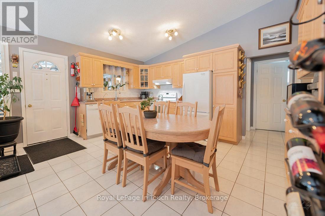 












285 CROOKED BAY ROAD

,
Georgian Bay (Baxter),




Ontario
L0K1S0


