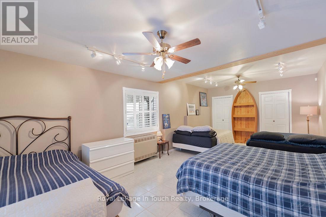 












285 CROOKED BAY ROAD

,
Georgian Bay (Baxter),




Ontario
L0K1S0

