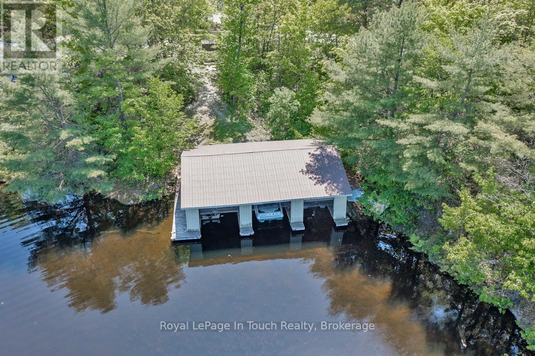 












285 CROOKED BAY ROAD

,
Georgian Bay (Baxter),




Ontario
L0K1S0

