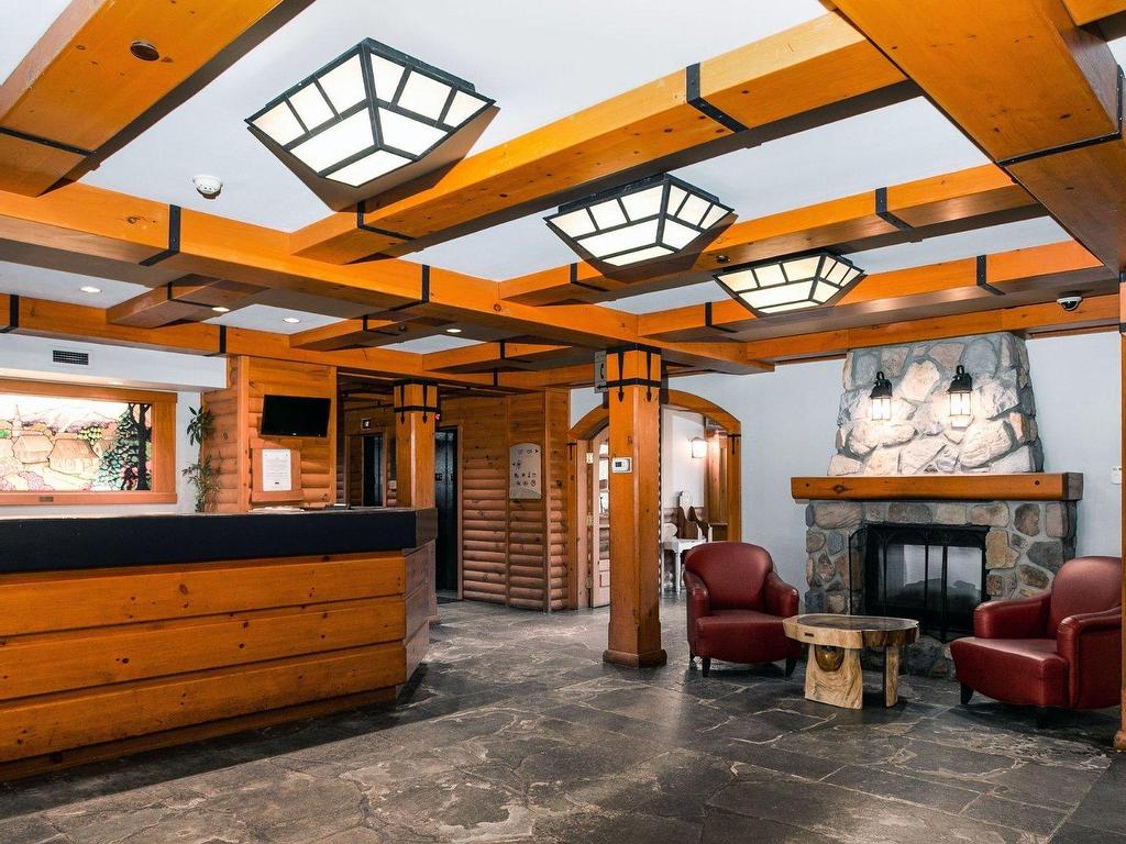









140


Ch. au Pied-de-la-Montagne

, 346,
Mont-Tremblant,




QC
J8E1T1

