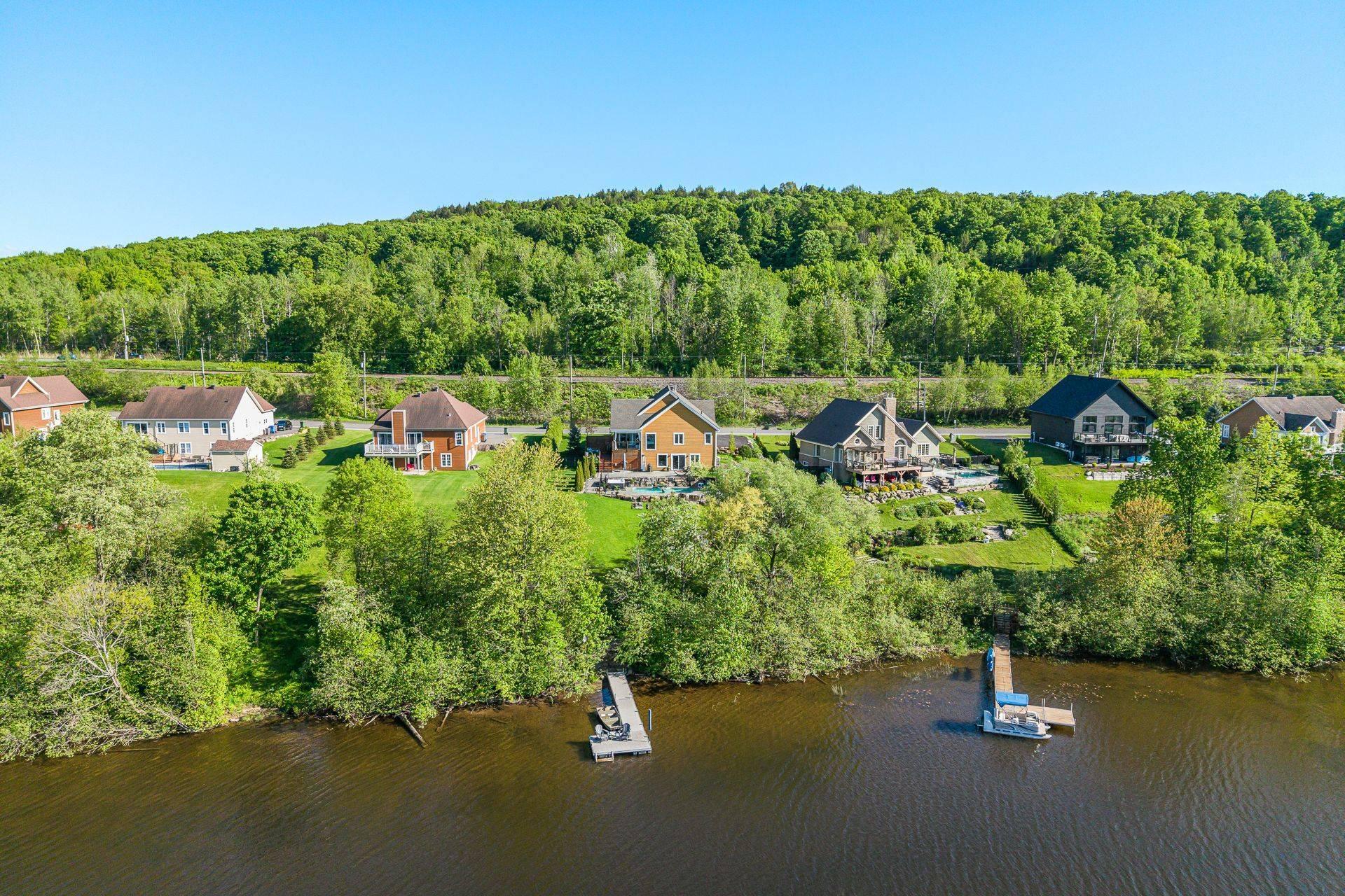 









869


Prom. du Lac

,
Cowansville,




QC
J2K3X6

