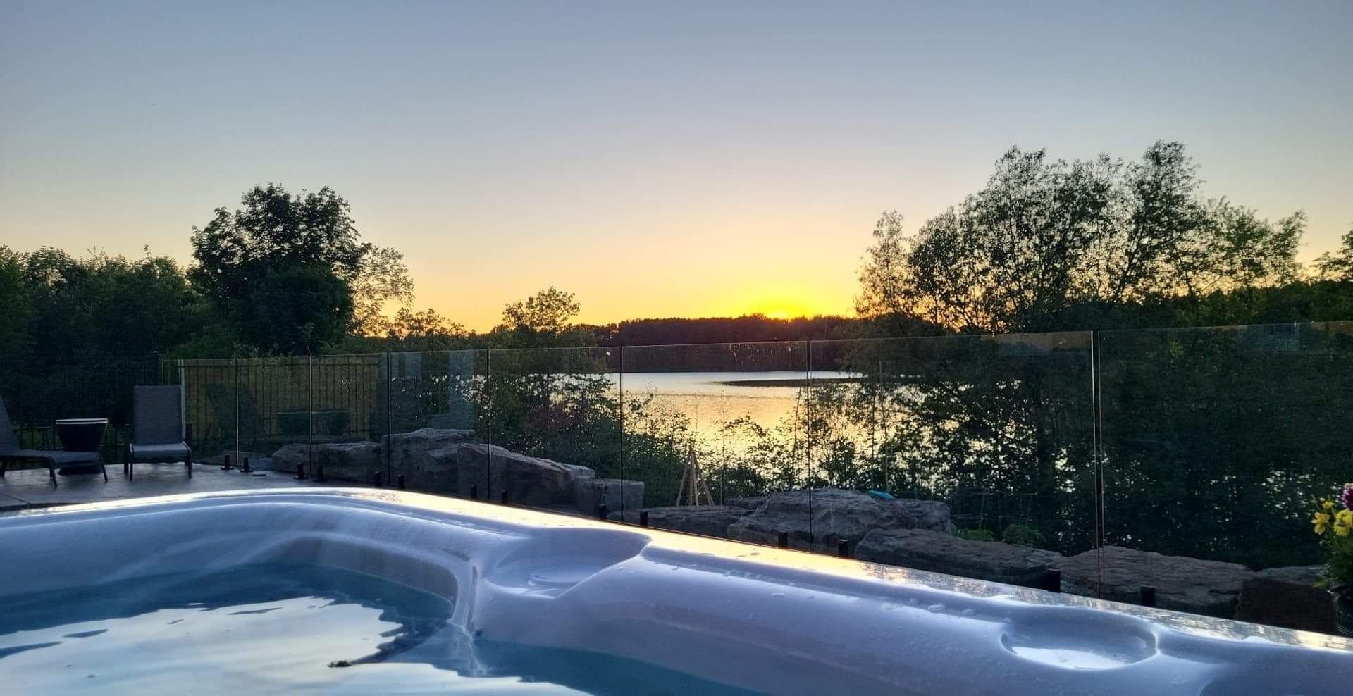 









869


Prom. du Lac

,
Cowansville,




QC
J2K3X6

