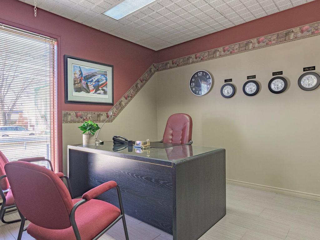 









1490


5e Avenue

,
Shawinigan,




QC
G9T2N8

