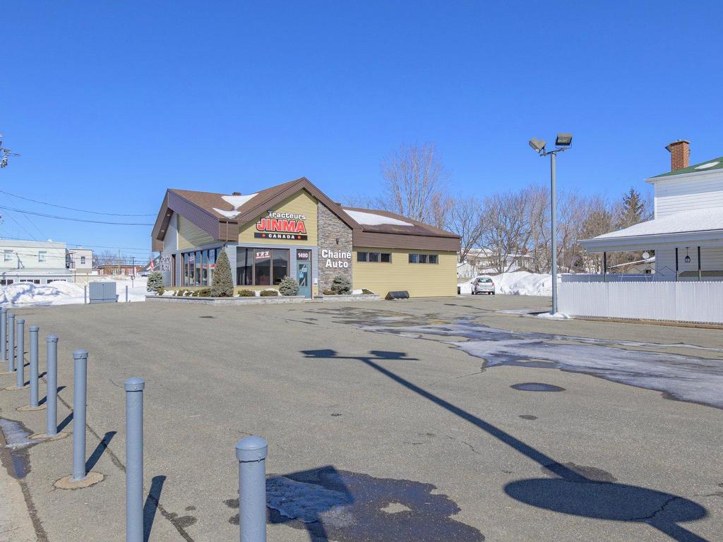 









1490


5e Avenue

,
Shawinigan,




QC
G9T2N8

