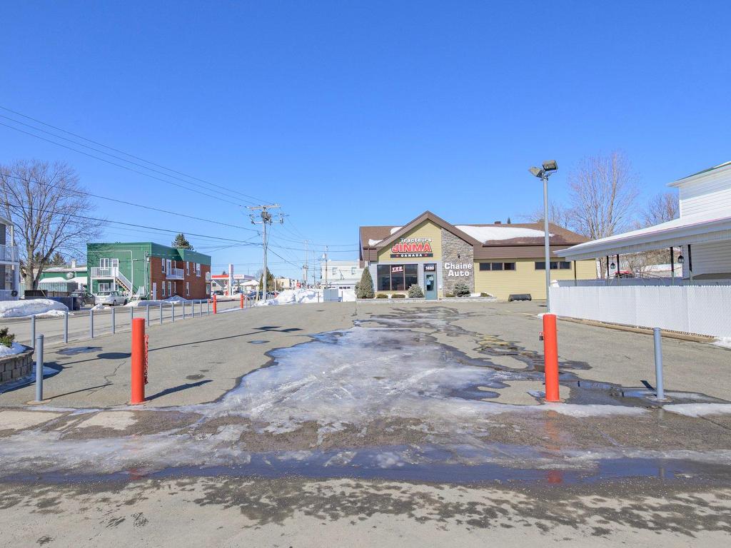 









1490


5e Avenue

,
Shawinigan,




QC
G9T2N8

