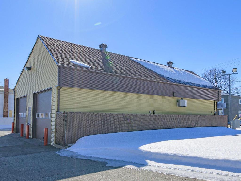 









1490


5e Avenue

,
Shawinigan,




QC
G9T2N8

