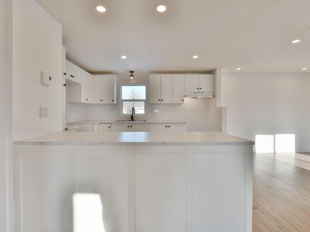 









7


Rue Bélanger

,
L'Épiphanie,




QC
J5X3P3

