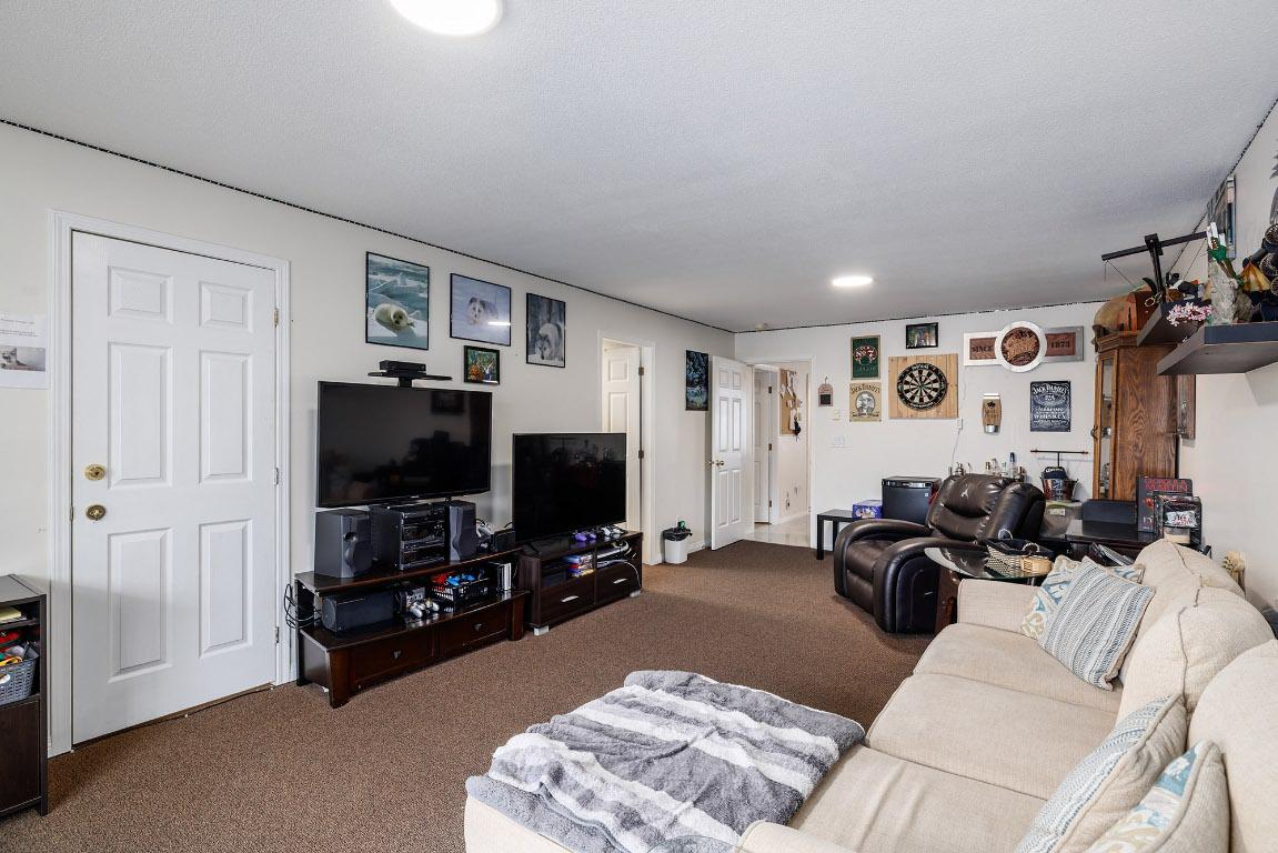 









631


Hollywood

Road,
Kelowna,




BC
V1X 7M2

