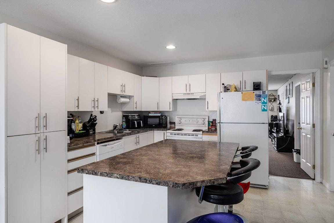









631


Hollywood

Road,
Kelowna,




BC
V1X 7M2

