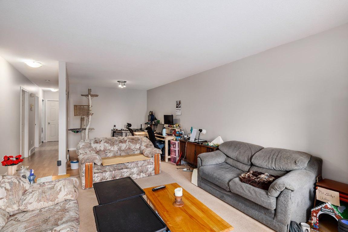









631


Hollywood

Road,
Kelowna,




BC
V1X 7M2

