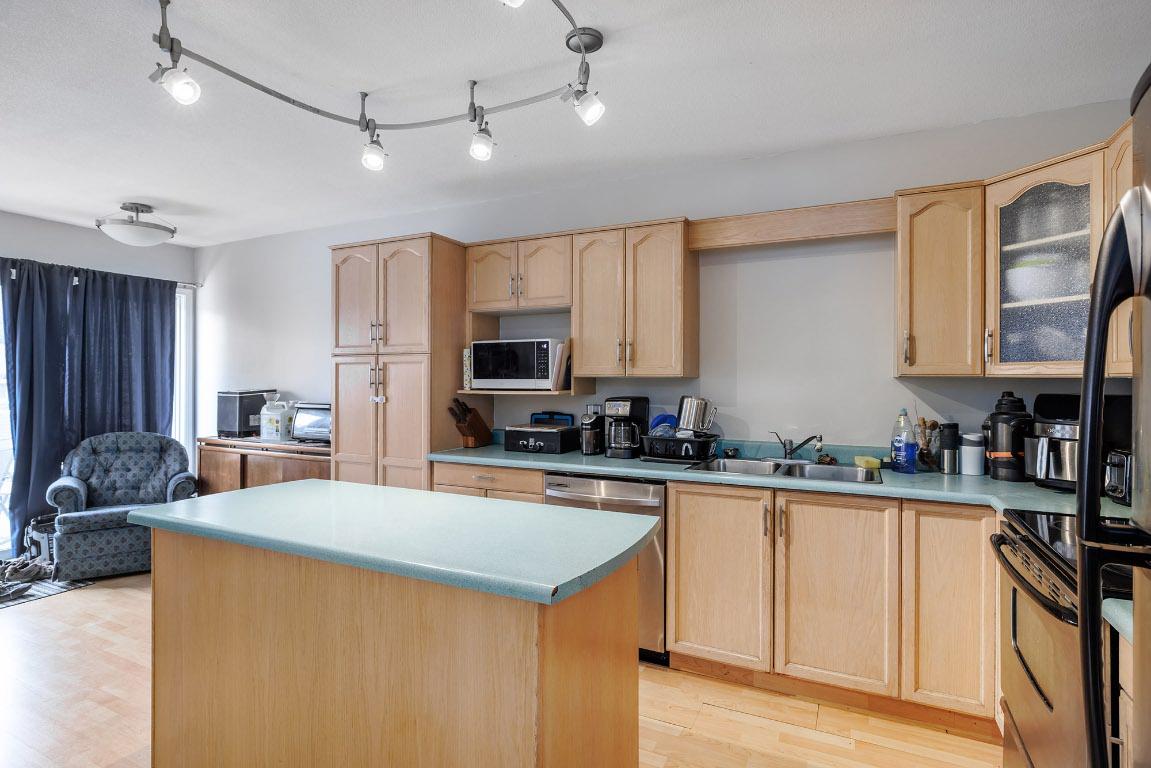 









631


Hollywood

Road,
Kelowna,




BC
V1X 7M2

