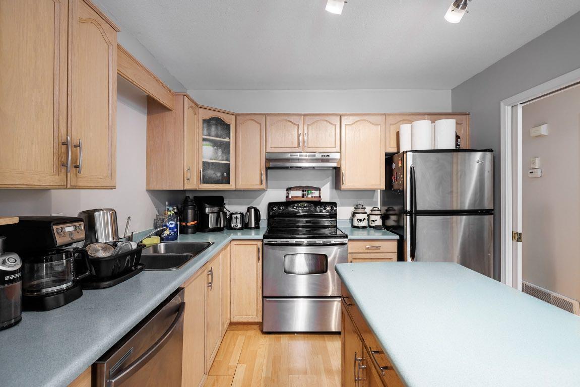 









631


Hollywood

Road,
Kelowna,




BC
V1X 7M2

