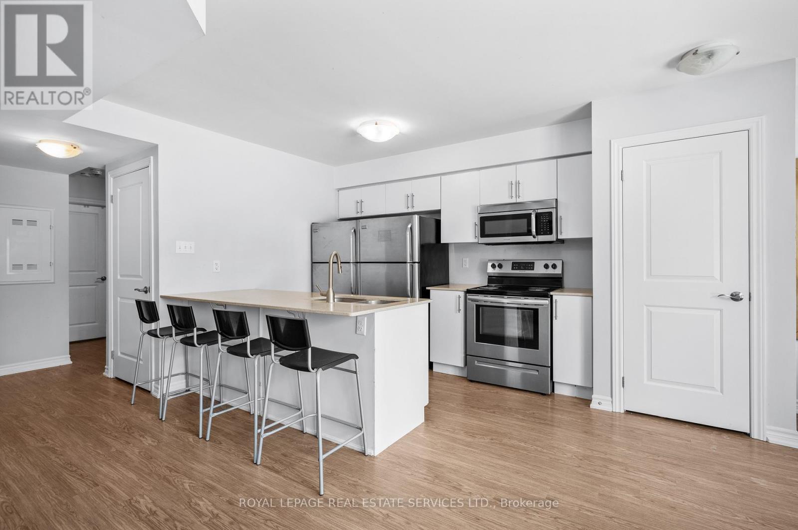 












12 - 244 PENETANGUISHENE ROAD

,
Barrie,




Ontario
L4M7C2

